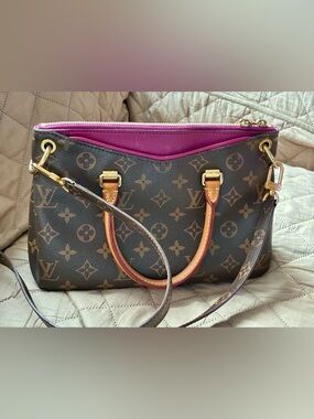 Louis Vuitton Pallas BB Fuschia